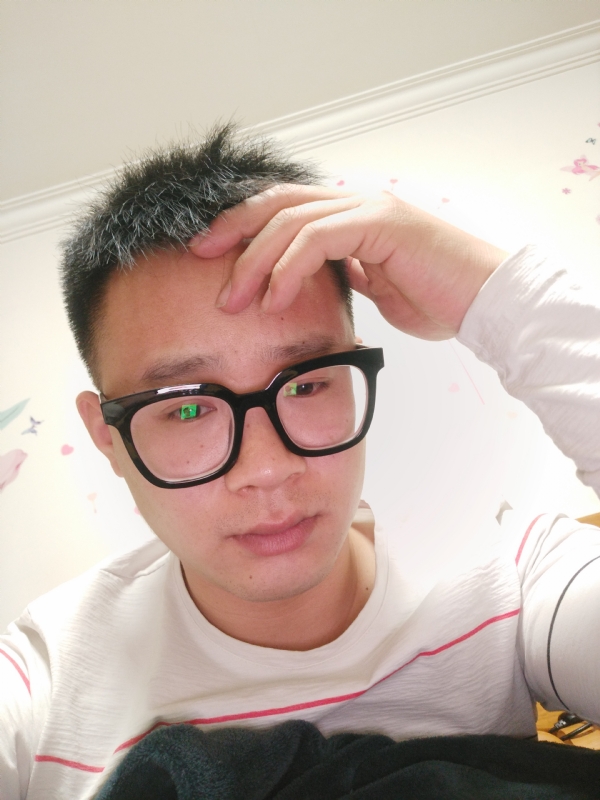 华灯初上的夜晚的第一张照片--诏安相亲网