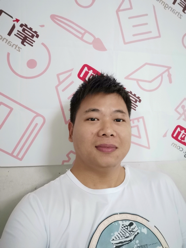 轻静地行走着的第一张照片--诏安相亲网