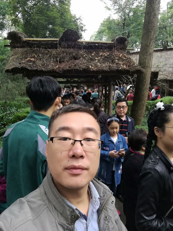 撑起一片天的第一张照片--诏安相亲网