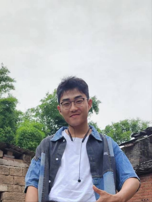 越努力越幸运的第一张照片--诏安相亲网