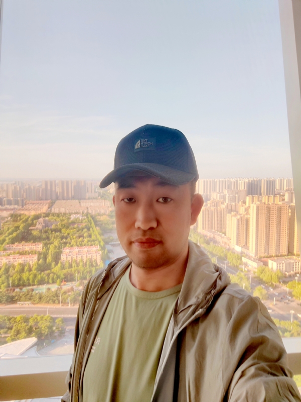 勇攀高峰的第一张照片--诏安相亲网