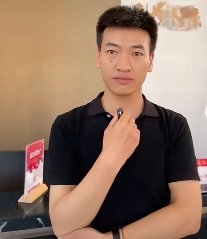 一杯梁白开的第一张照片--诏安相亲网